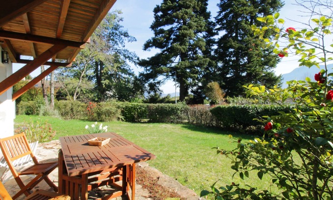 Le Bourget-du-Lac Apartamento | Comfortable garden level 2 minutes from the lake on foot!