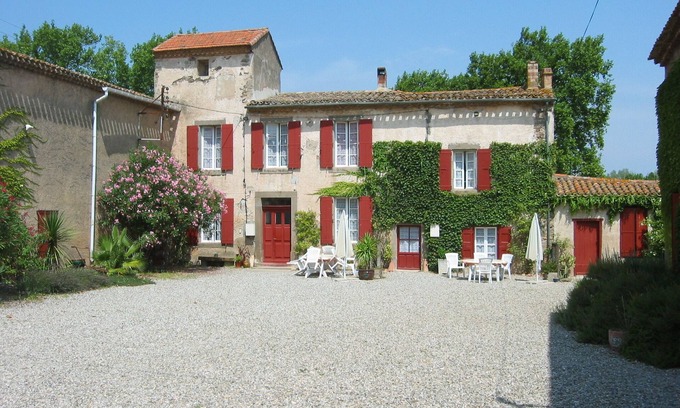 Douzens Casa | Cómoda casa rural con piscina en el antiguo dominio del vino