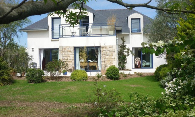 Riantec Casa | Cómoda planta baja en jardín, cerca del mar.