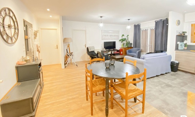Bretigny-sur-Orge Casa | Comfortable house 20 minutes from Paris by RER