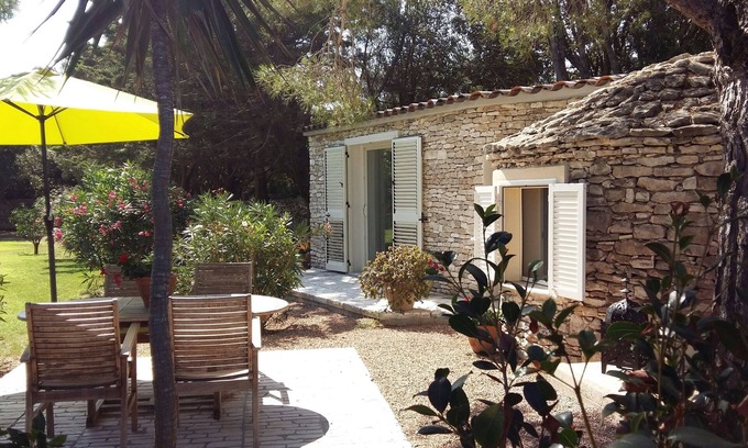 Bonifacio Casa | Un refugio pacífico con terraza y jardín