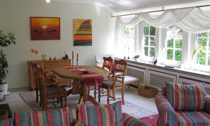 Nieheim Apartamento | Comfortable holiday apartment in an idyllic location at the edge of the forest