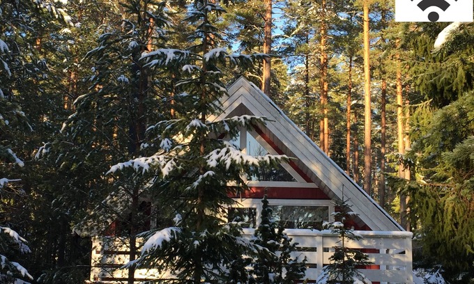 Vimmerby Casa | Cómoda casa de vacaciones con sauna en un lugar idílico en el bosque cerca de un lago para nadar, hasta 6 p.