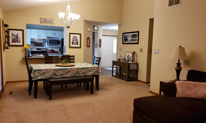 Bourbonnais Casa | Bourbonnais IL Hogar lejos del hogar