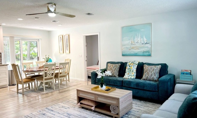 Brent Casa | Comfortable Home in the Heart of Pensacola