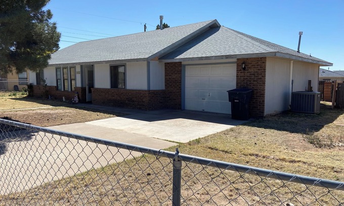 Alamogordo Casa | Comfortable home in Alamogordo