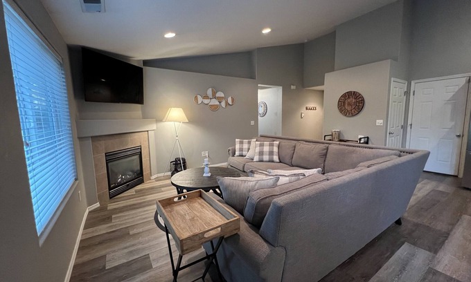 Woodburn Casa | Comfortable home near Outlets, Wineries and Tulip Festival