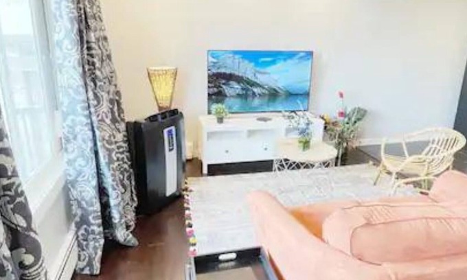 Jasper Place Condominio | Comfortable Home with Easy Access to Amenities