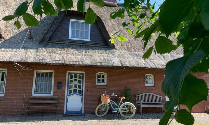 Eiderstedt Casa | Comfortable house Landlust for 4 with garden and terrace in Garding