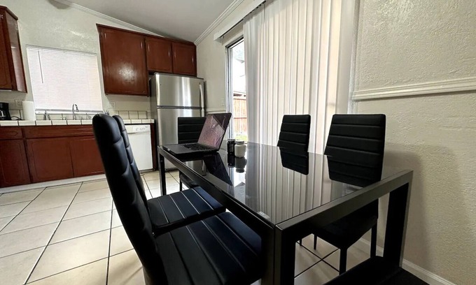 Turlock Casa | Comfortable House w/ Wi-Fi/TV