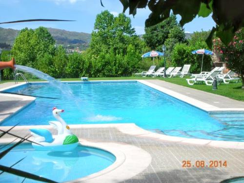 Pedraca Casa | Comfortable house with mountain view and shared pool
