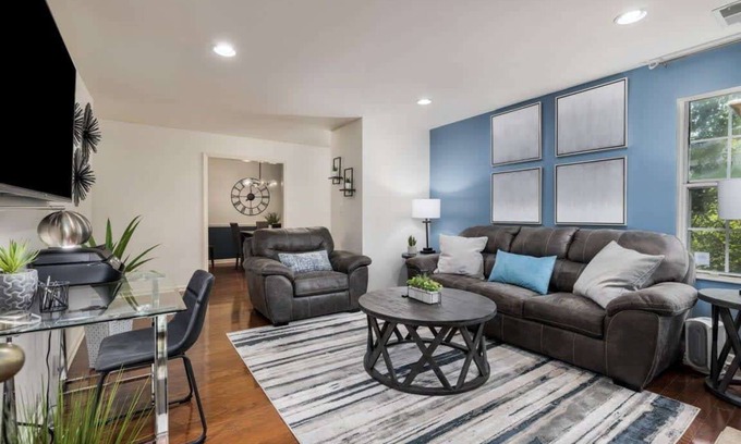 Meadowbrook Condominio | Comfortable Hwy 280 Condo with All the Essentials