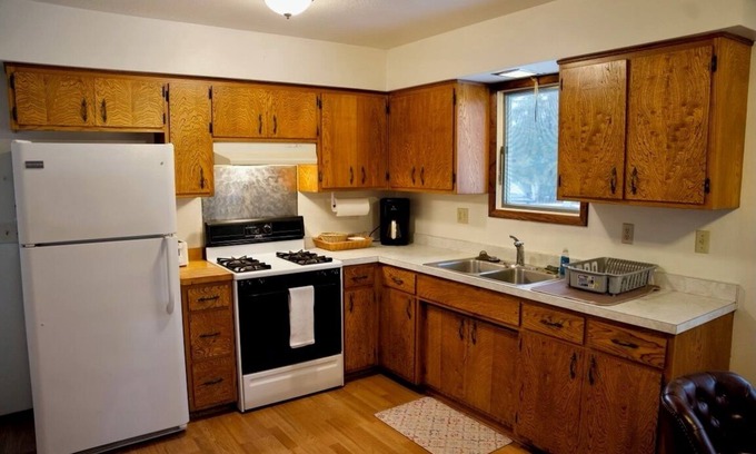 Kenai Casa | Comfortable Kenai Home! Sleeps 8. Minutes from amenities and the Kenai River!