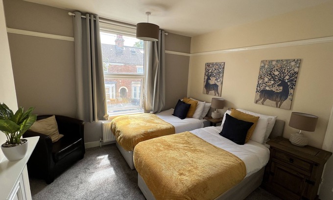 Bedford Casa | Comfortable King Bed*Parking*Contractors*Families