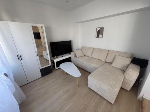 Lanester Apartamento | Comfortable Lanester Studio Close to Lorient & Beaches