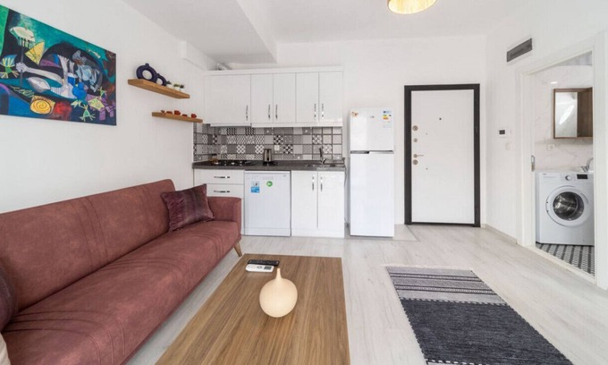 Antalya City Centre Apartamento | Comfortable Modern Flat with Balcony in Muratpasa