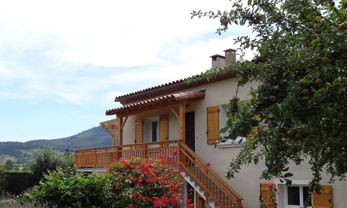 Puivert Casa | Casa rural cómoda y moderna en las estribaciones de los Pirineos (para 6)