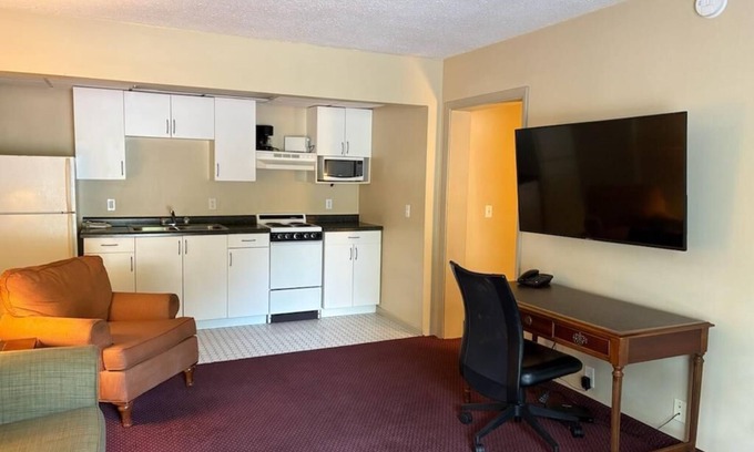Ottumwa Apartamento | Comfortable one bedroom apartment in downtown Ottumwa
