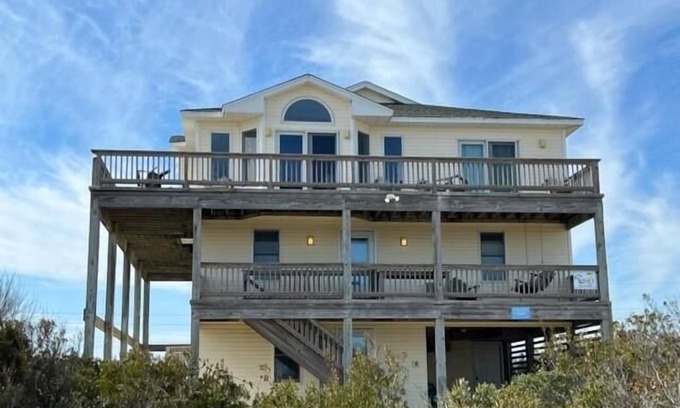 South Nags Head Casa | Comfortable, Pet Friendly, Private Heated Pool and lots of other amenities!!