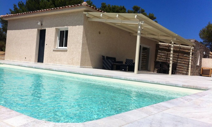 Marine de Saint Ambroggio Villa | Villa confortable con piscina junto al mar