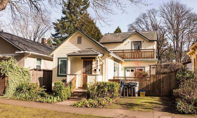 West Eugene Casa | Cómoda casa de campo remodelada de 1910: fácil acceso a todo