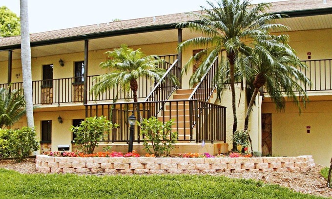 Joel Apartamento | Comfortable Resort in Lehigh Acres, Florida - One Bedroom Condo (#1)