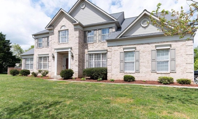 Bowie Casa | Comfortable Room in a basement in Bowie near Toyota, Baysox Stadium & More.