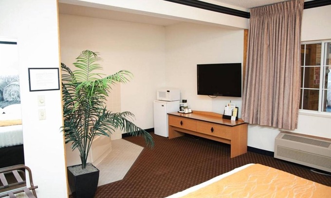 Atlantic Hotel | Comfortable Room w/ Kitchette, BBQ Grill, and Complimentary Breakfast