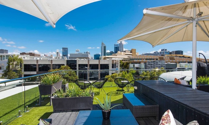 Perth Casa | Comfortable Room With Fantastic Rooftop Views