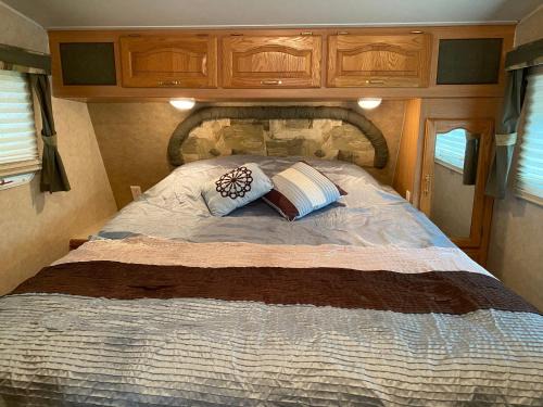 Regional District of Nanaimo Otro | Comfortable RV in a farm