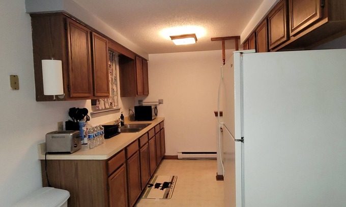 Niagara Falls Casa | Comfortable Stay Near Niagara Falls, Airport & Shopping Outlets