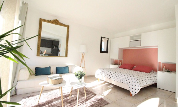 Cagnes-sur-Mer Apartamento | Comfortable studio (30m2) with pool and garden