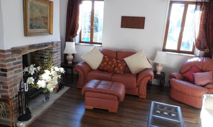 Etagnac Casa | Comfortable, stylish house in small rural village