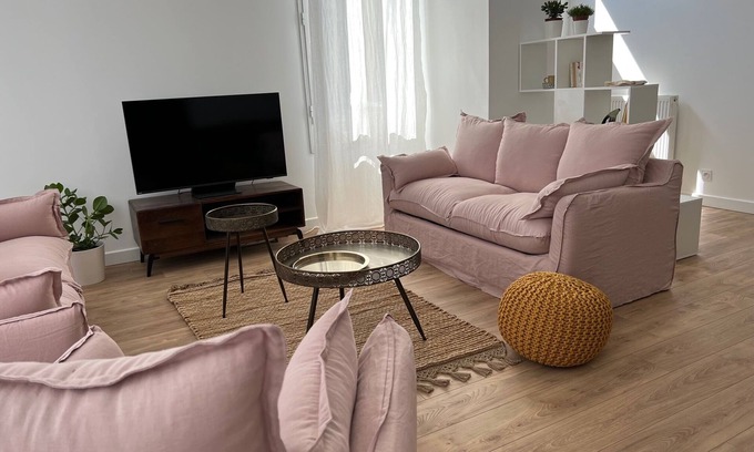 Cauderan Casa | Comfortable town house 10 minutes from town center.