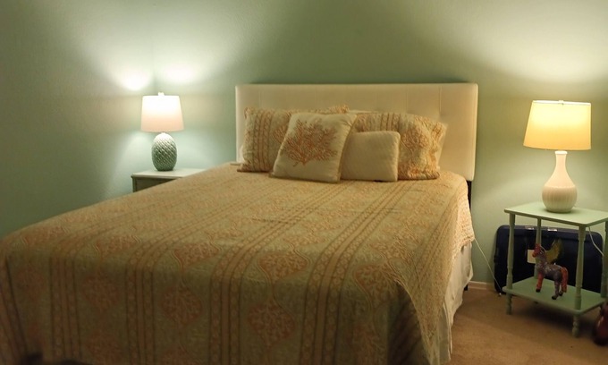 Las Campanas Casa | Comfortable Townhome in park like setting. Close to everything!