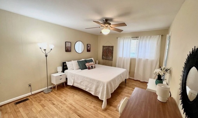 Cary Casa | ★Comfortable Townhome★King Bed ★ Long Term Stays ★