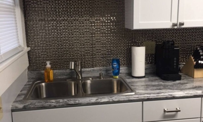Springfield Apartamento | Comfortable two bedroom unit, perfect for traveling professionals.