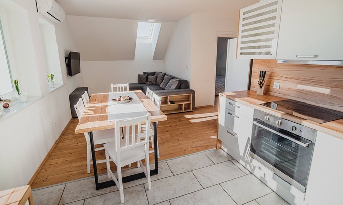Preddvor Apartamento | Comfortable two bedroom apartment Rozalija - Lavanda