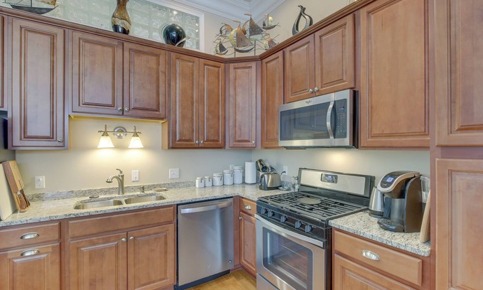 Two Rivers Condominio | Comfortable Two Rivers Abode Near Sand Beach!