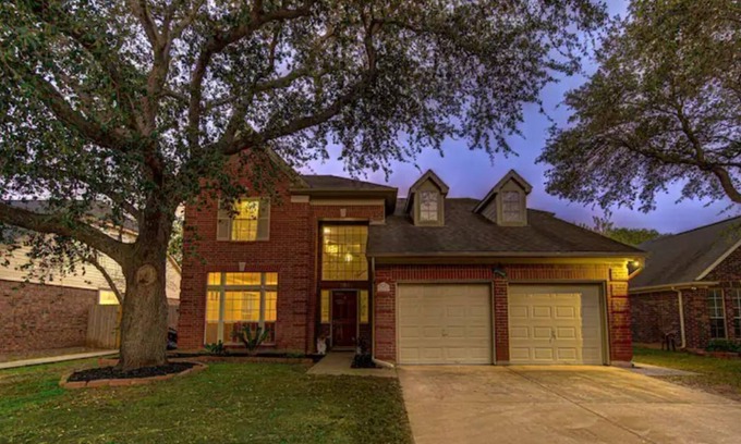 Barker Casa | Comfortable, Upscale House with a pool and spa!