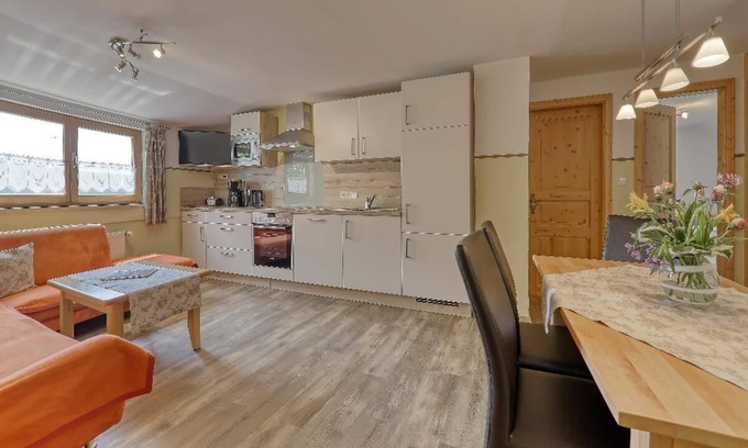 Eschlkam Apartamento | Comfortable vacation apartment (70 sqm) with balcony and two bedrooms