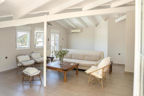 Porto Rafti Casa | Comfortable Villa - 2min from the Beach