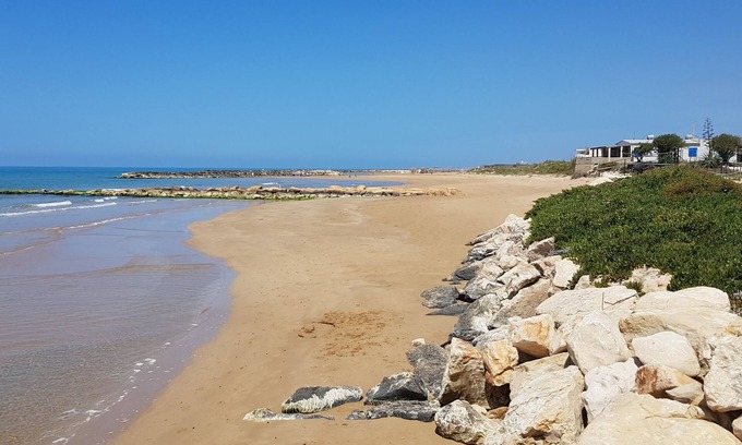 Donnalucata Villa | VILLA EDERA, con piscina, cerca del mar, jardín.
