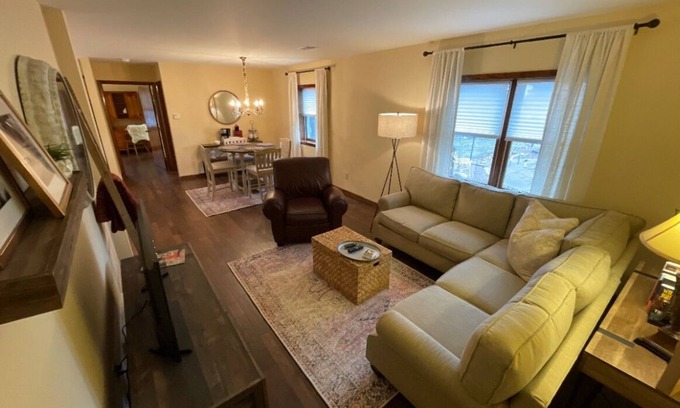 Orchard Park Casa | Comfortable welcoming retreat 1 mile from Highmark Stadium.
