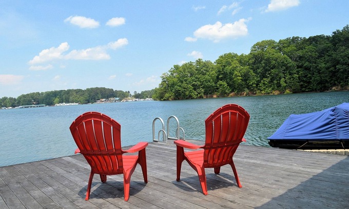 Normandy Shores Casa | Diseñado con comodidad Frente al lago Keowee, Minutos a Clemson- En Seneca