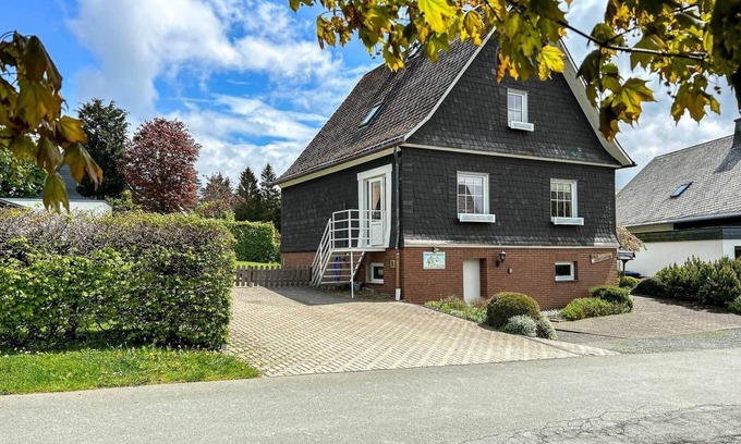 Altastenberg Casa | Comfortably furnished child-friendly vacation home with garden