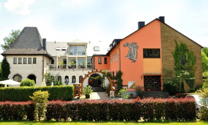 Longuich Cama Y Desayuno | Comfortzimmer Klein mit Balkon - Gästehaus-gasthof "wein im Turm"