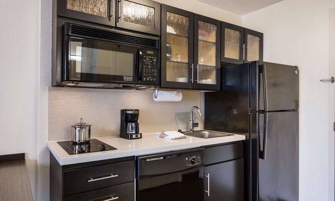 Baymeadows Casa | ComfortZone Suites: Fully-Equipped Stays for Your Every Need