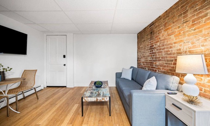 Mount Auburn Apartamento | Comfy 1BR with Parking | Near UC, Zoo, Downtown