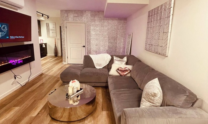 Fort Gary Condominio | Comfy 2 bedroom 1 bath + parking!